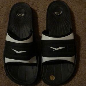 Men’s Reebok Slides size 12